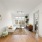 large windows bright en living room